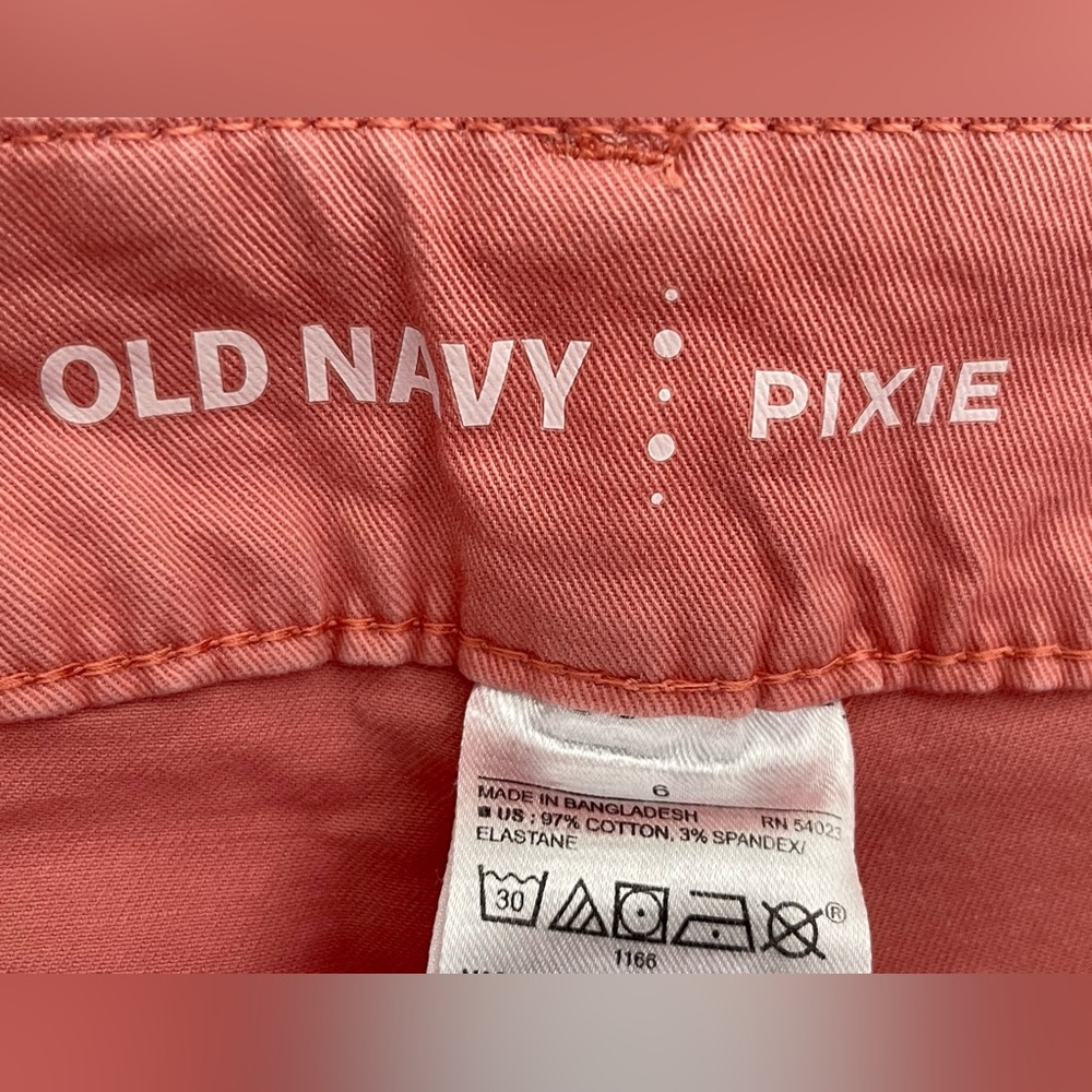 Old Navy Pixie Capri - image 3